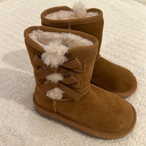 Koolaburra by Ugg kids boots toddler size 9